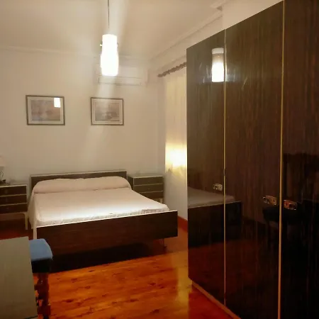 Espana 8 Apartmán *